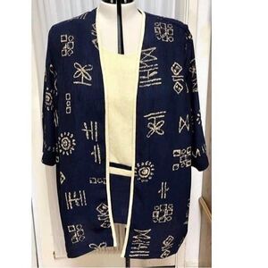 Vintage R & M Richards blue and gold kimono jacket. Size 26WP